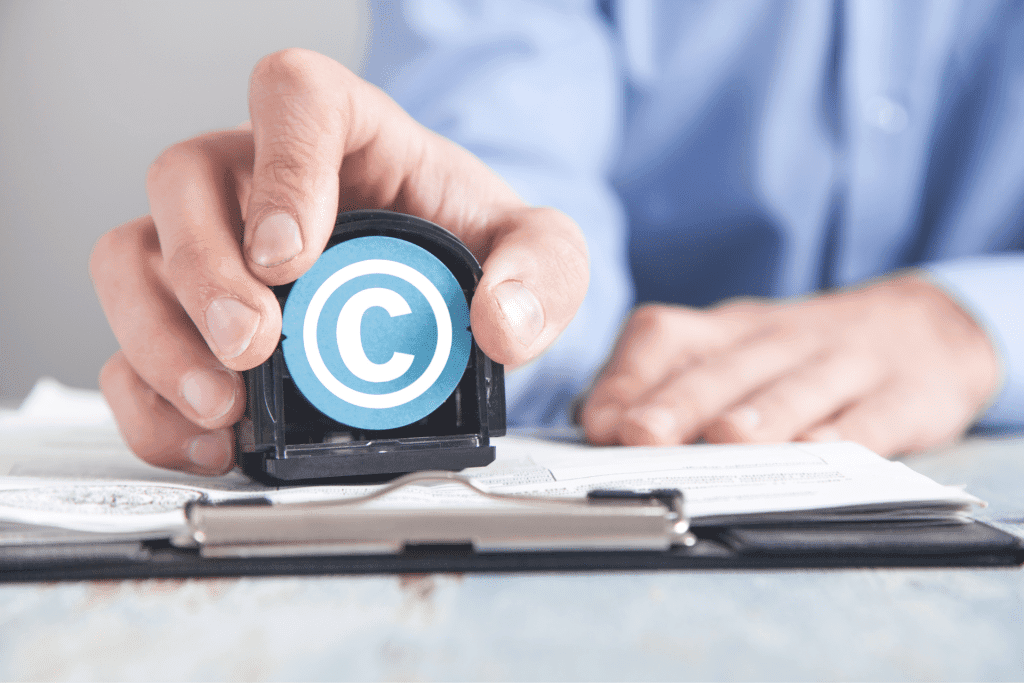 Violazione della proprietà intellettuale - come evitarla violazione copyright